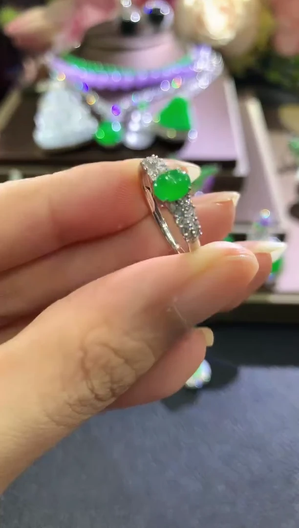 18K金镶嵌戒指翡翠n98  不退换