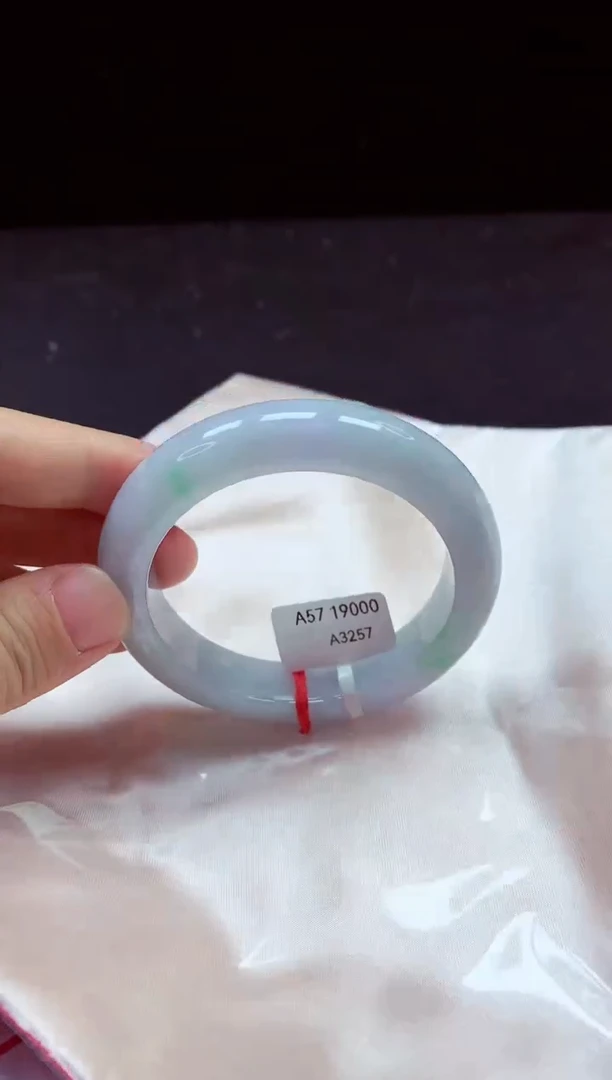 【闪购商品】翡翠手镯未镶嵌镯子57+