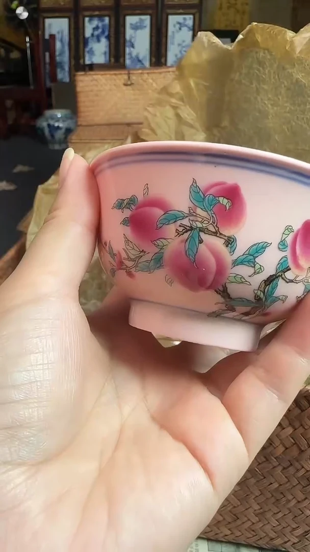 摆件景德镇陶瓷寿桃杯