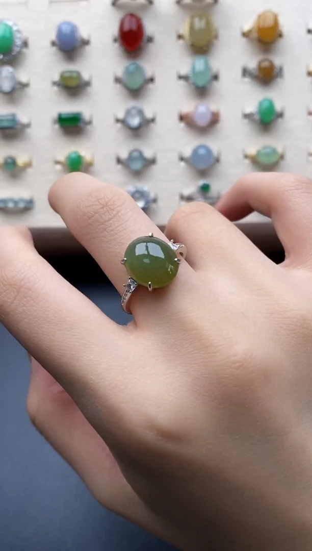 银S925镶嵌戒指翡翠一物一证一礼盒