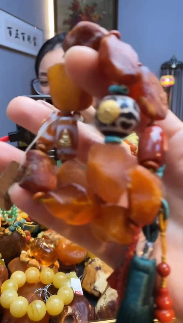 手链琥珀未镶嵌萍*?手持