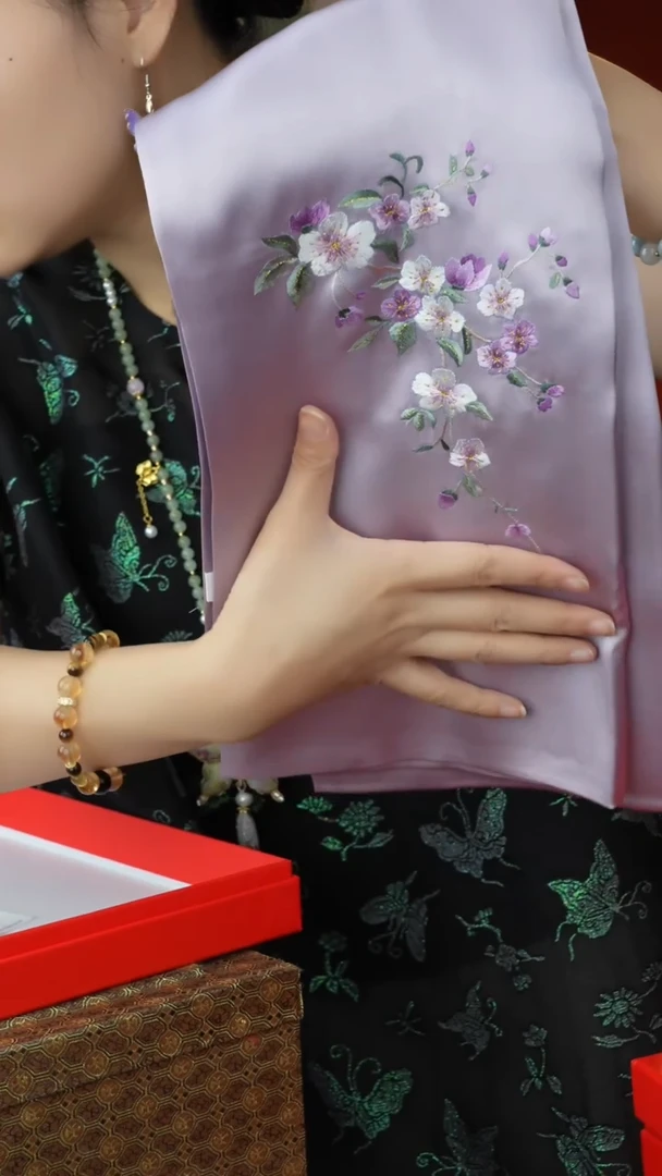 刺绣非遗苏绣手绣围巾百分桑蚕丝