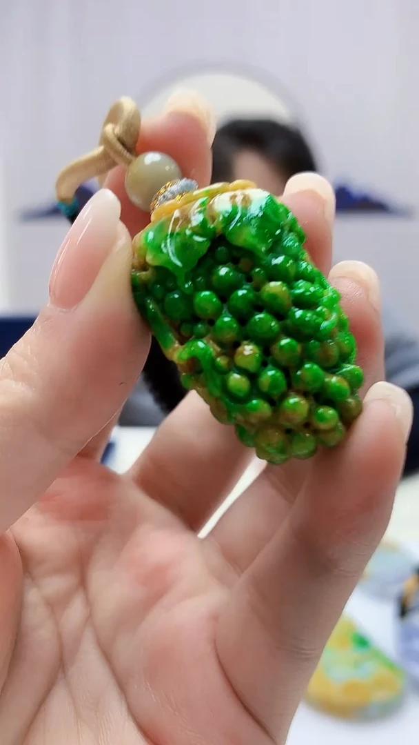 定制翡翠未镶嵌5060ms-毛货161葡萄