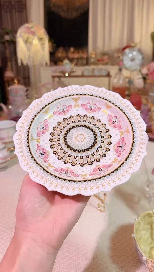 福蝶---花边壶承--如图