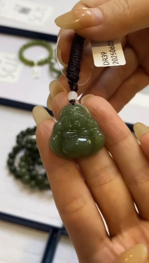 和田玉未镶嵌颈饰拍一发一