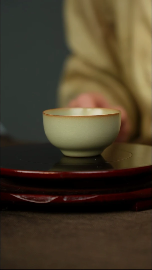 粉青 敛口杯 带底款