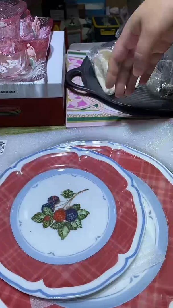 瓷片碗碟好物一件不留@@1