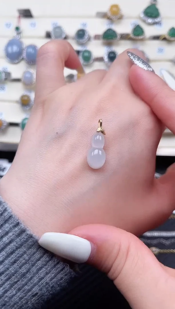 【闪购商品】翡翠吊坠(赠链)18K金镶嵌天然A货翡翠