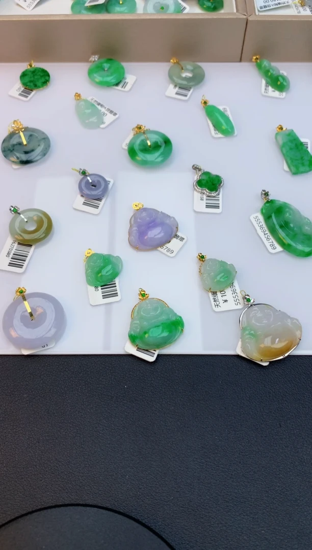 颈饰18K金镶嵌翡翠天然缅甸a货翡翠百元以上9元证书费自理