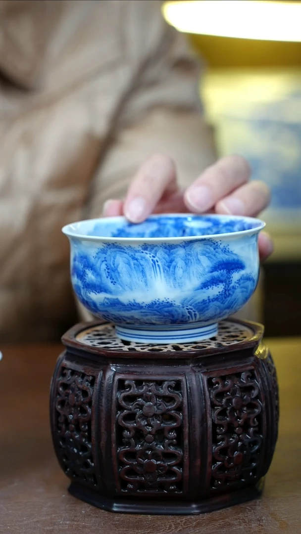 青花山水炉式杯一个