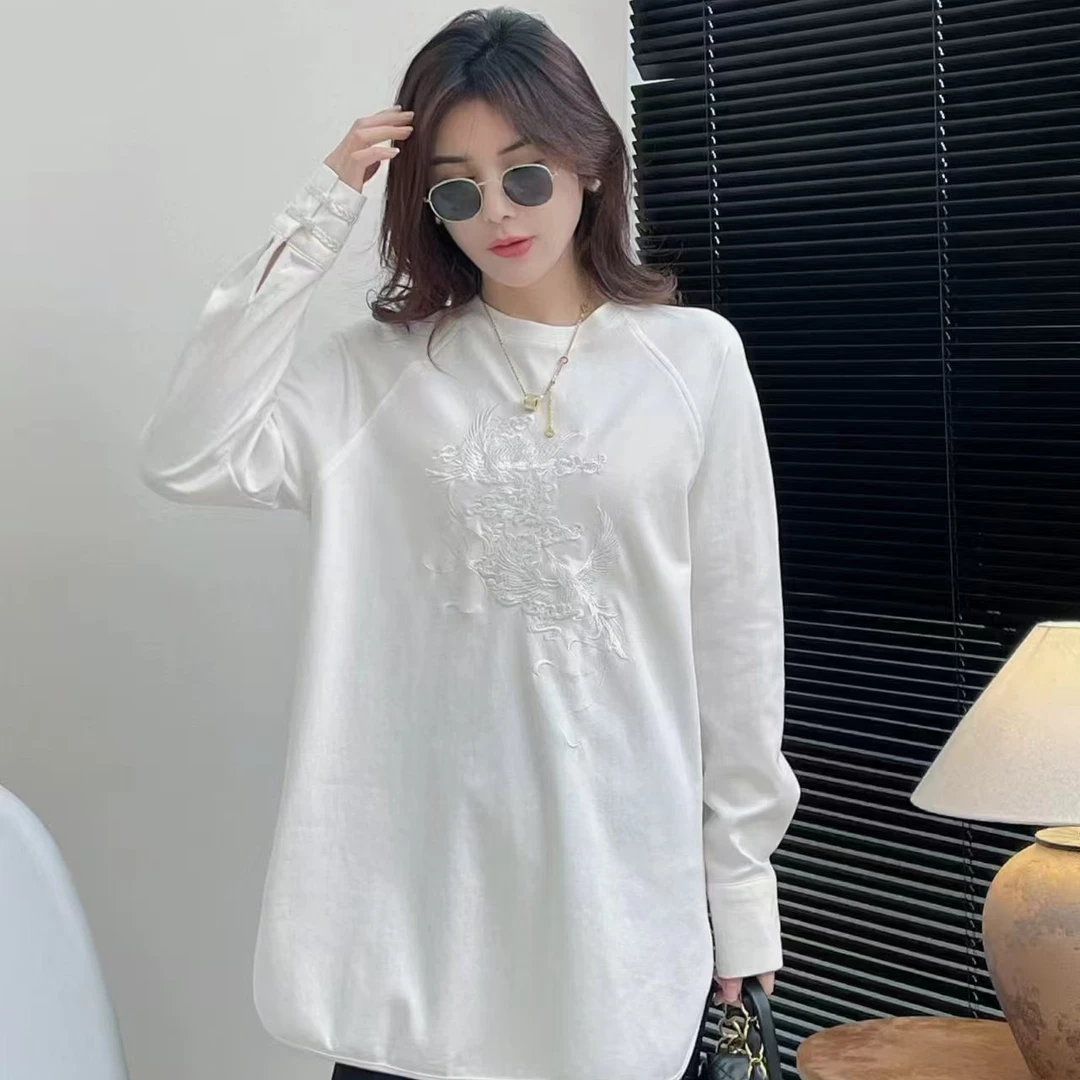 【年末大促】8033新款时尚圆领长袖刺绣百搭休闲女士T恤