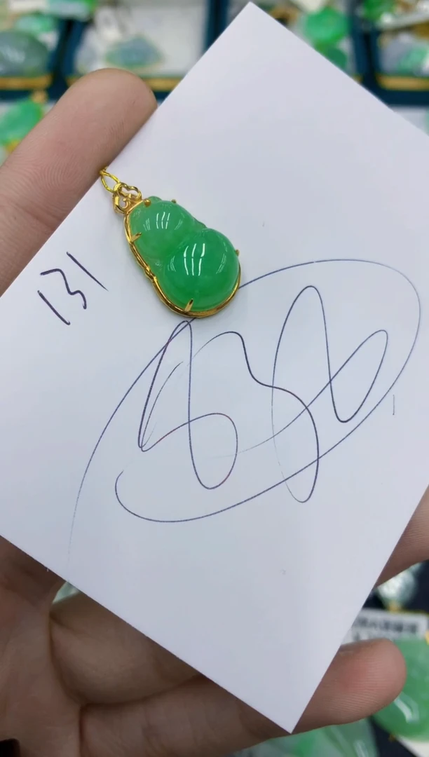翡翠18K金镶嵌颈饰芯****社1111111111