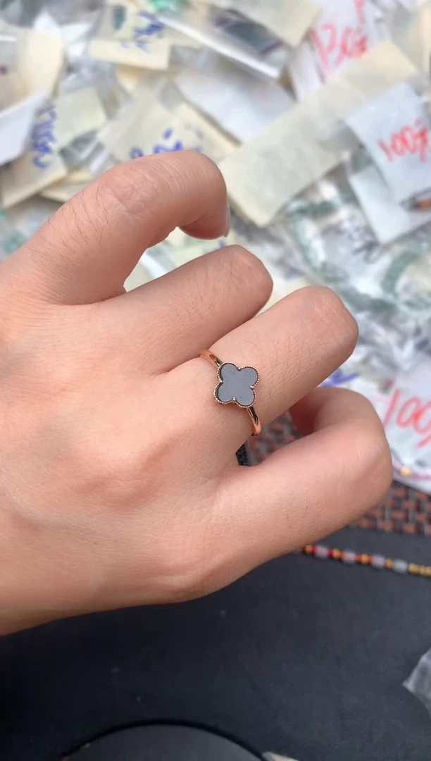 18K金镶嵌挂件翡翠一13圈