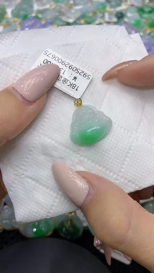 颈饰18K金镶嵌翡翠111111111111
