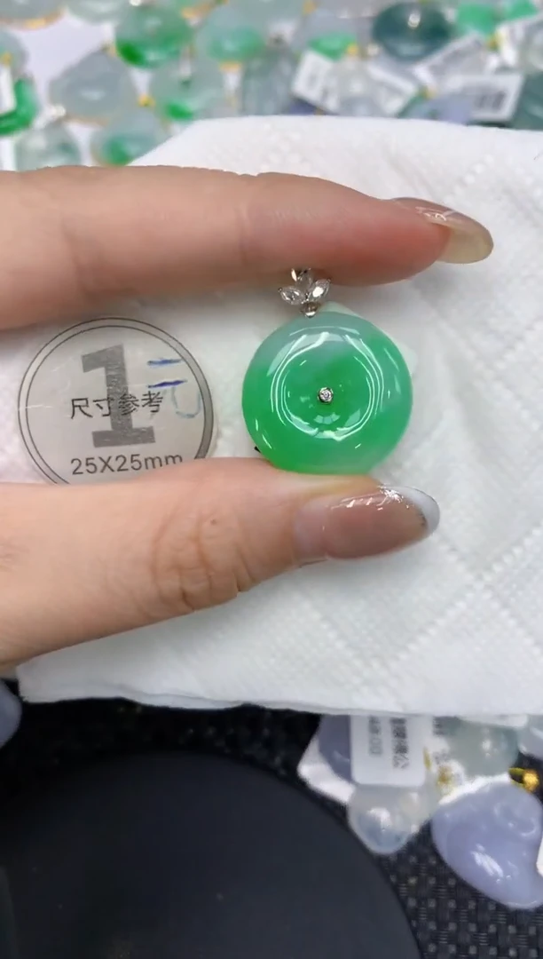 颈饰18K金镶嵌翡翠11111111