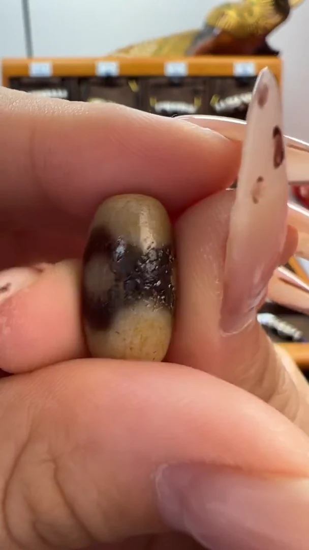 玛瑙/玉髓（覆膜）颈饰未镶嵌21微瑕随机发货