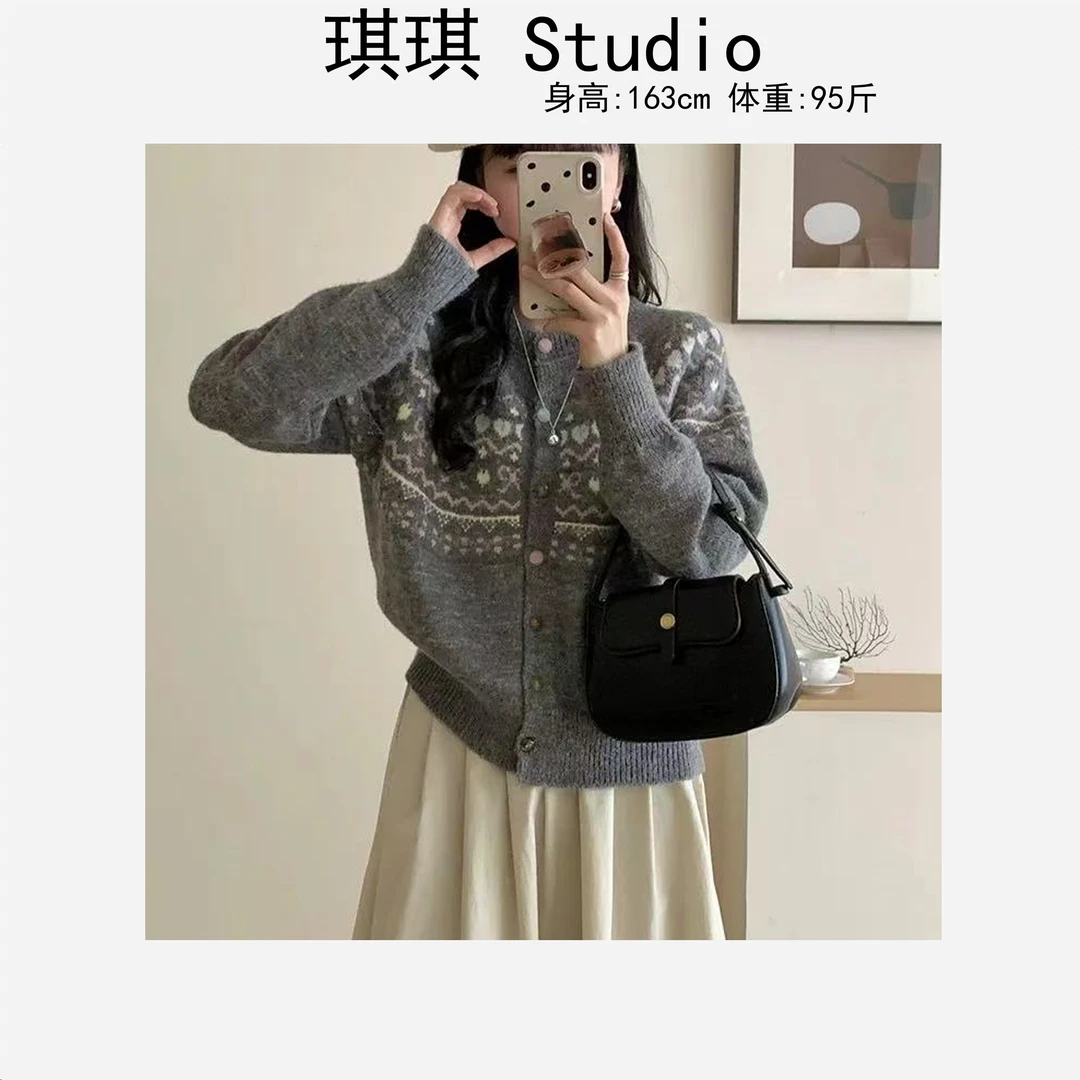 冬季新款潮流气质时尚拼色爱心蝴蝶结扣子显瘦减龄百搭针织开衫-G