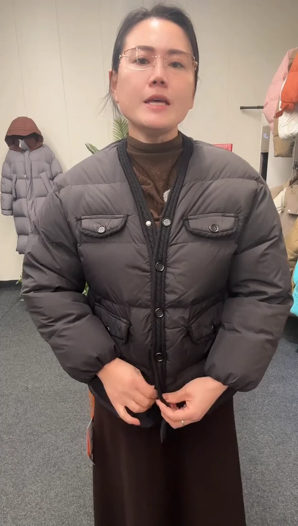 艾雨衣尚一秒闪购羽绒服