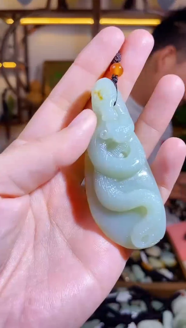 和田玉未镶嵌颈饰1