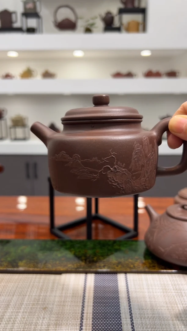 茶壶紫砂骑****i德钟 泥绘
