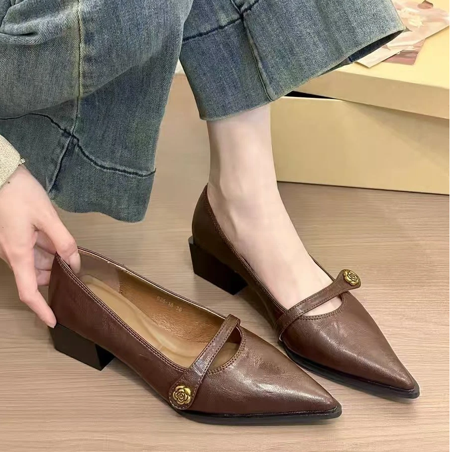 春季新款复古浅口高跟鞋女山茶花一字扣粗跟单鞋尖头气质玛丽珍鞋