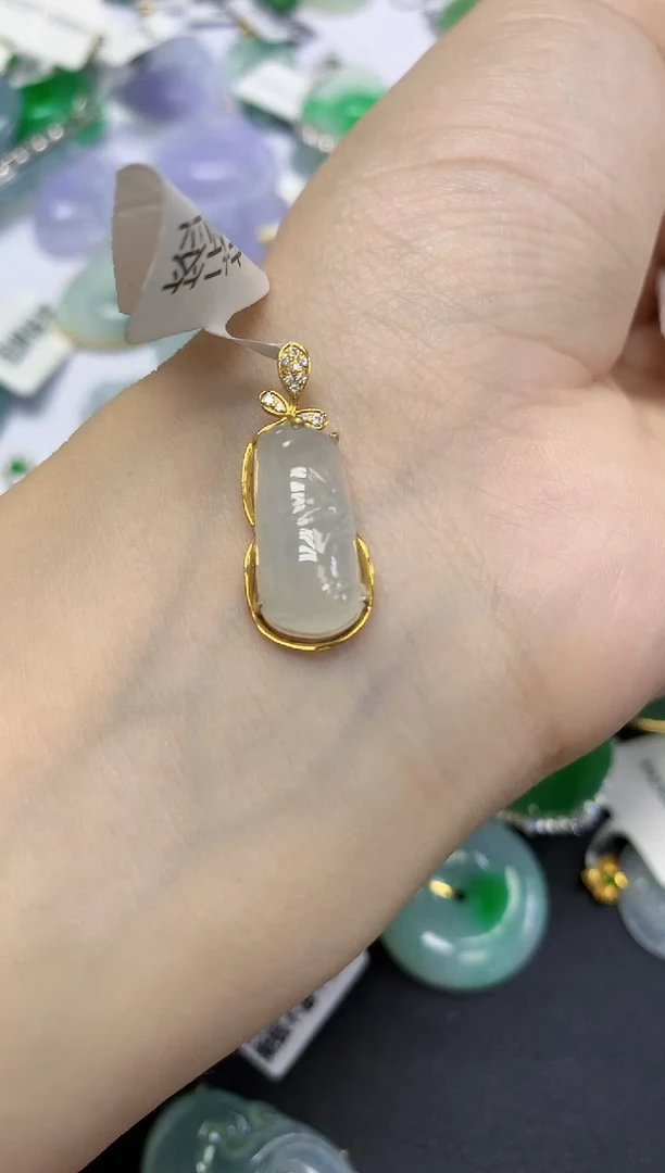 翡翠18K金镶嵌颈饰天然缅甸翡翠A货9元证书费自理
