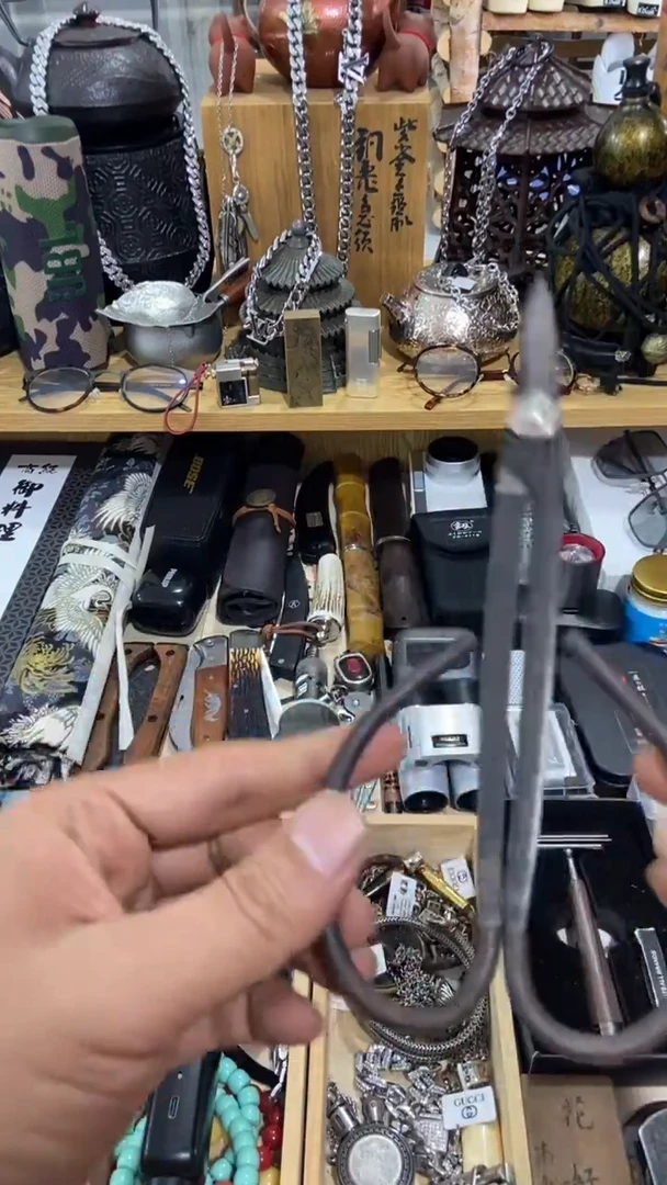 瓷片闪购商品  如图所示