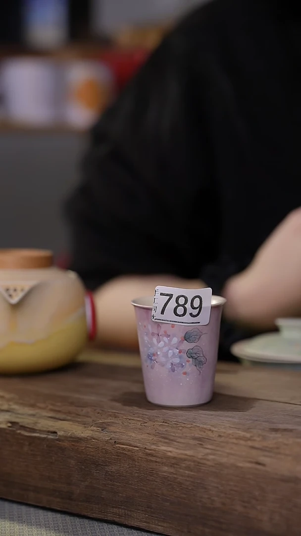 【闪购商品】瓷片手绘紫色金鱼系列小杯