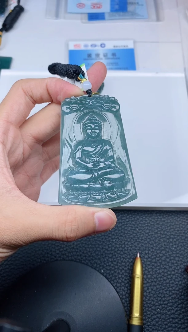 颈饰未镶嵌翡翠