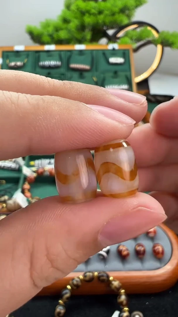 玛瑙/玉髓（覆膜）颈饰未镶嵌27.（微瑕随机发货）