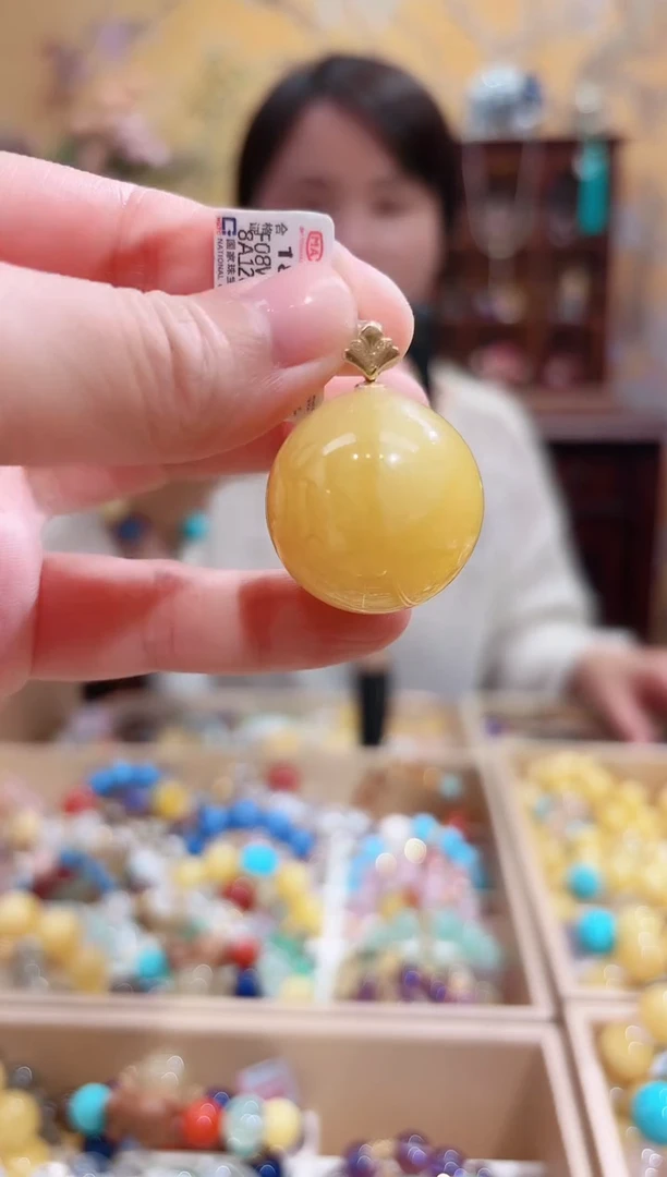 蜜蜡颈饰18K金镶嵌设计款