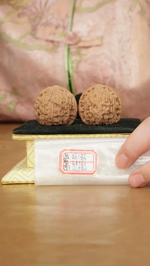把件文玩核桃密纹狮子头