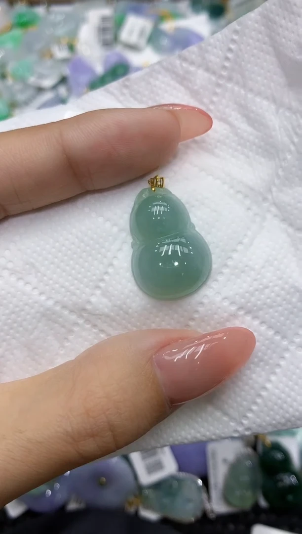 颈饰18K金镶嵌翡翠111111111111