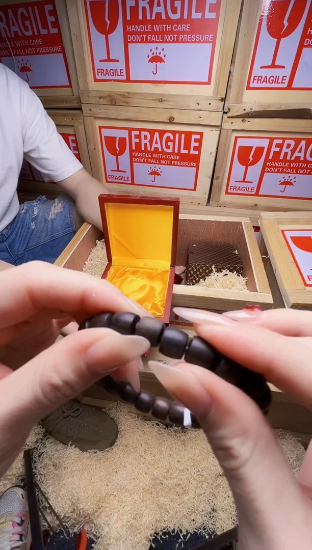 681精美手串 无礼盒