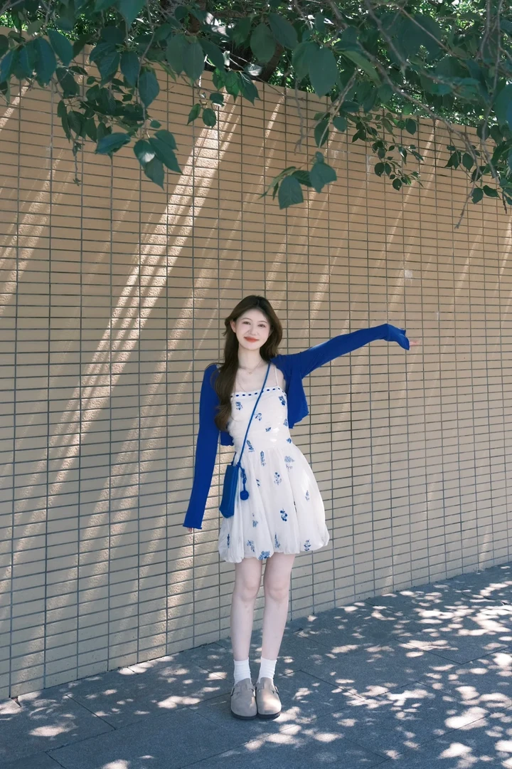 绝美小裙子两件套夏装2025新款气质名媛吊带连衣裙开衫一整套穿搭