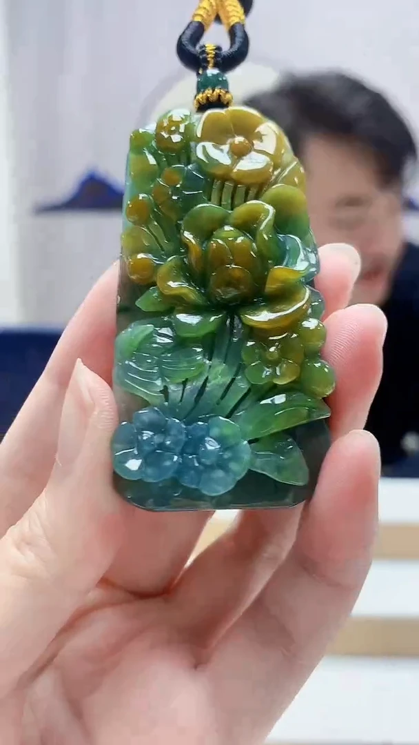 未镶嵌定制翡翠5060zm-毛货挂件25