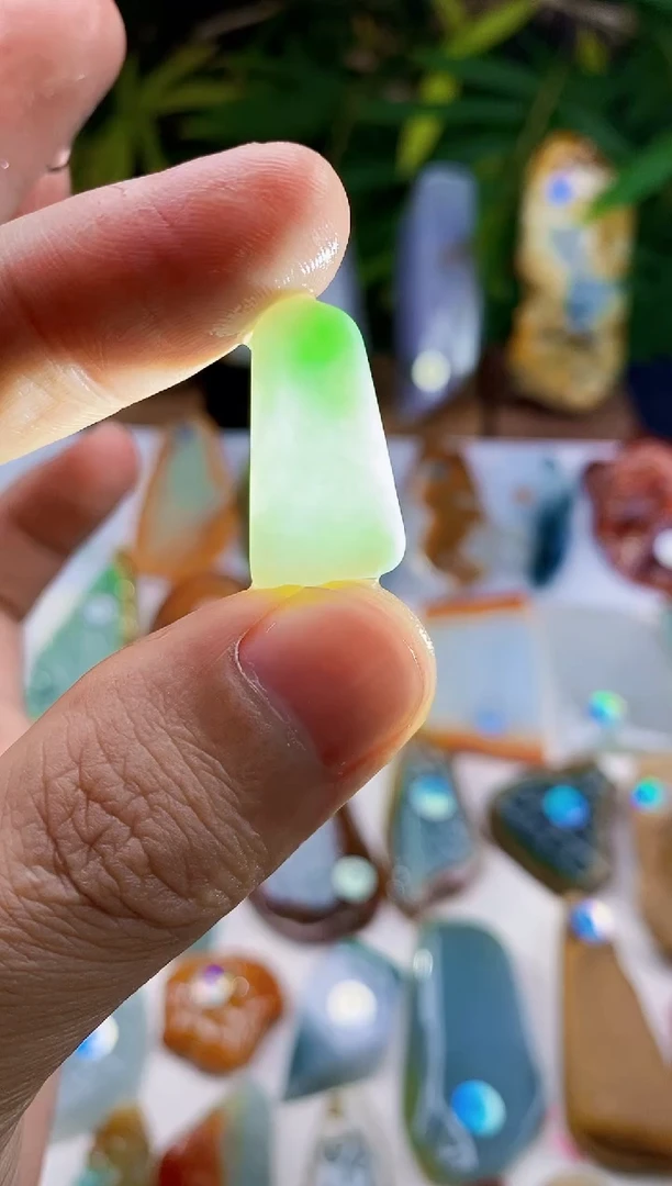 未镶嵌定制翡翠翡翠