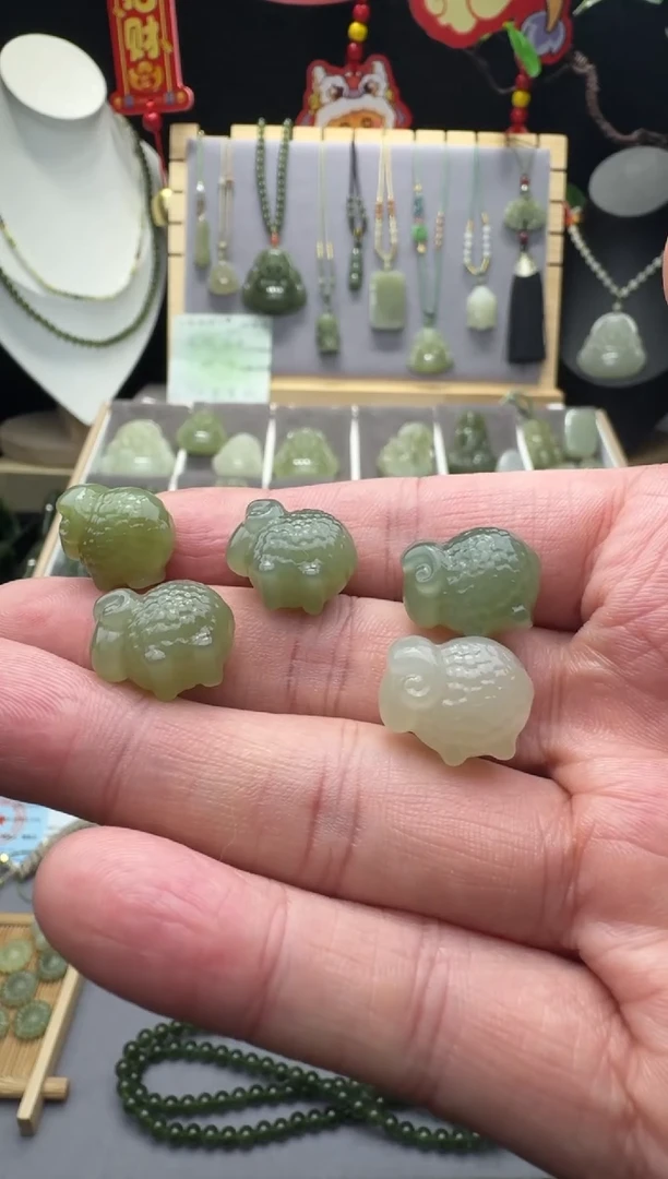 【闪购商品】和田玉颈饰未镶嵌绑手机挂 多样性发一