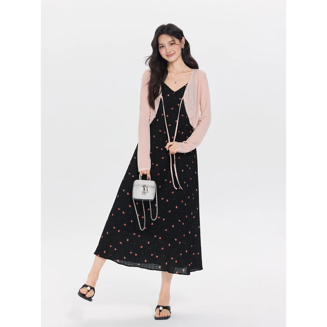 爱蔷薇大码黑色吊带裙女夏碎花连衣裙2025年新款气质长裙GT77663