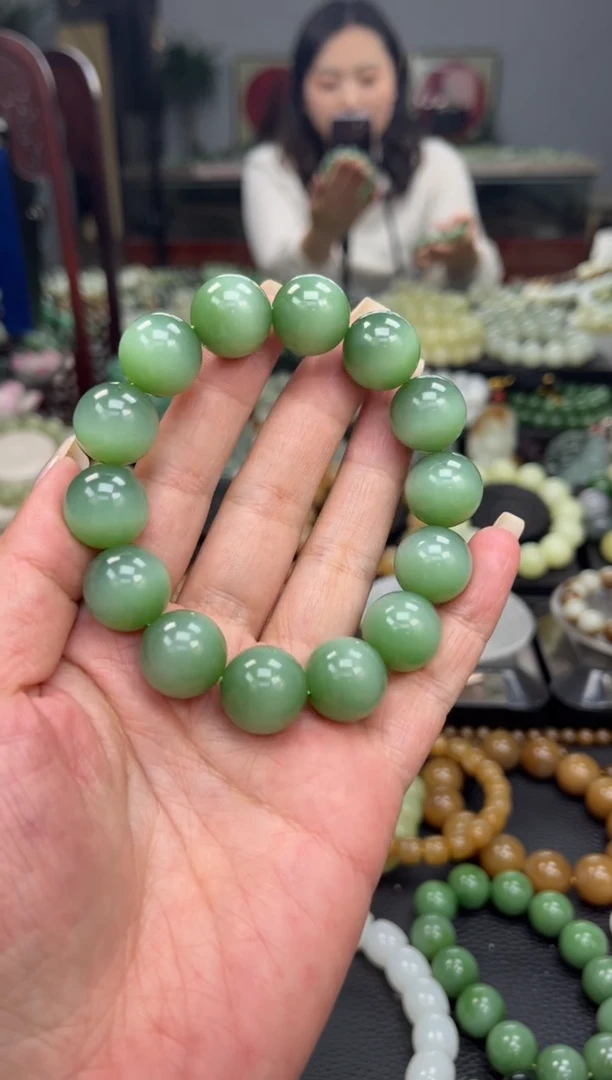 【闪购商品】和田玉手串未镶嵌俄罗斯粉绿 猫眼碧玉卡16