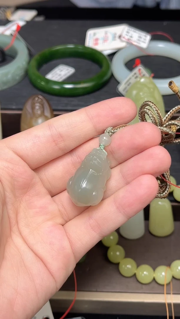 吊坠(不含链)未镶嵌和田玉且末青白 貔貅9014738