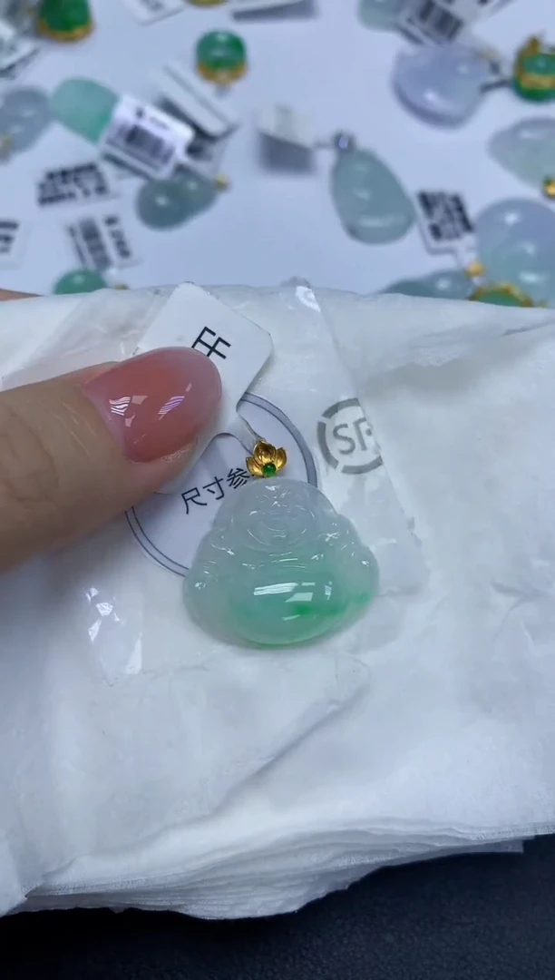 颈饰18K金镶嵌翡翠天然缅甸翡翠A货多样性发一件