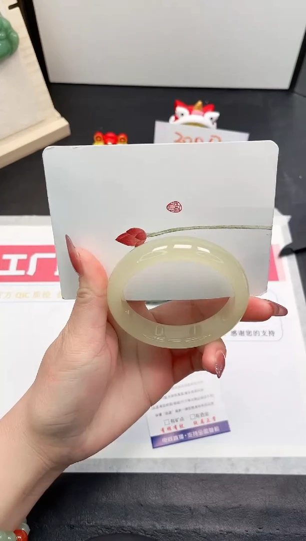 【闪购商品】石英质玉手镯未镶嵌24-59