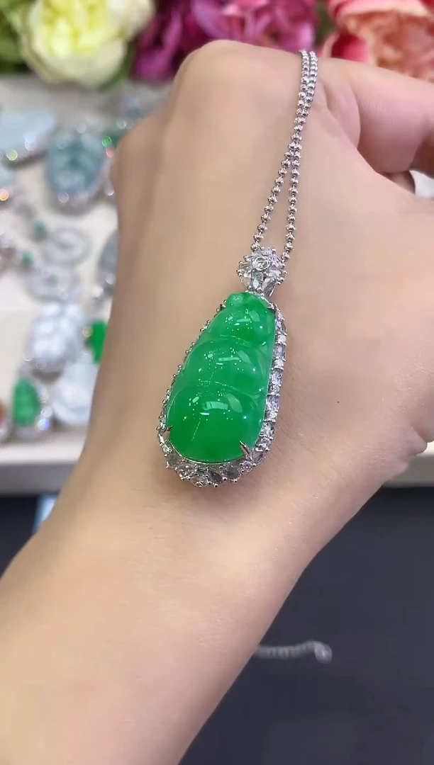 吊坠(不含链)18K金镶嵌翡翠B221