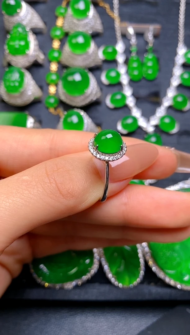 【闪购商品】翡翠戒指银S925镶嵌蛋面女戒