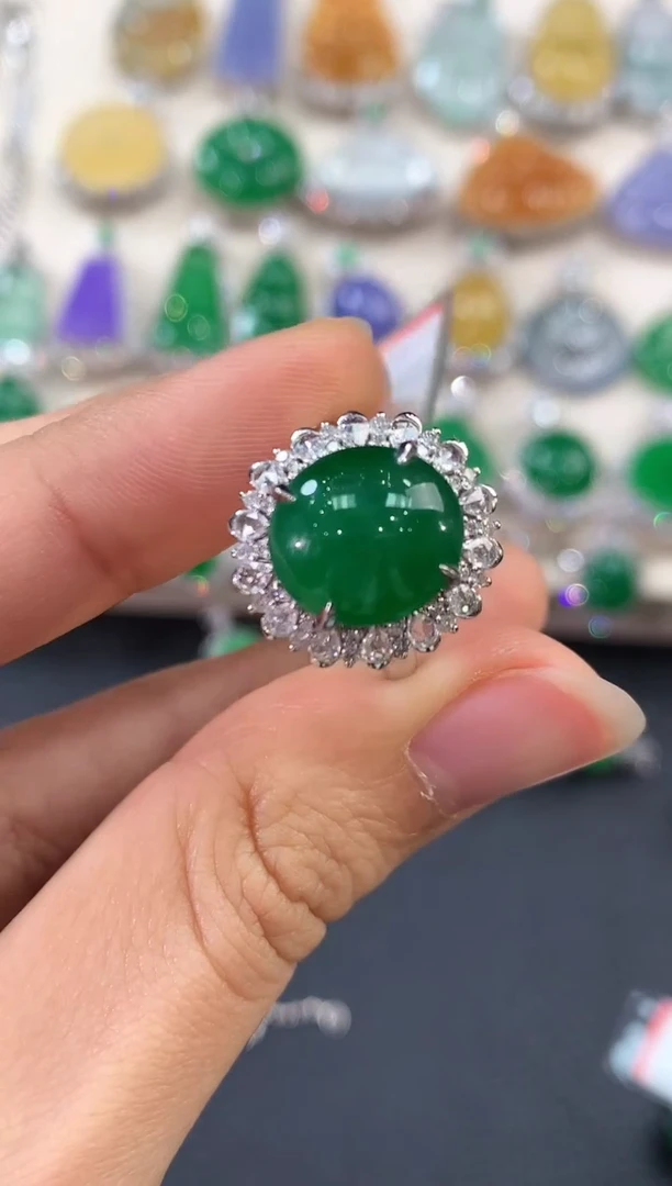 【闪购商品】翡翠戒指18K金镶嵌D49