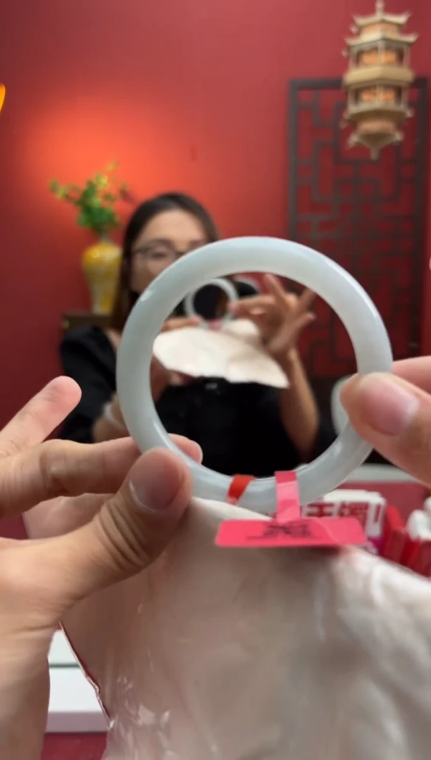 未镶嵌手镯（圆镯）翡翠翡翠手镯6