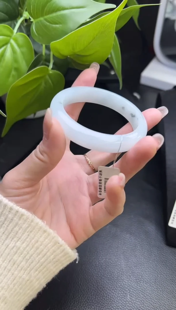 【闪购商品】翡翠手镯未镶嵌手镯53-55圈口