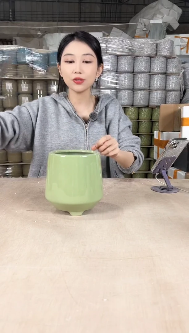 【闪购商品】陶瓷高脚绿花釉13x15