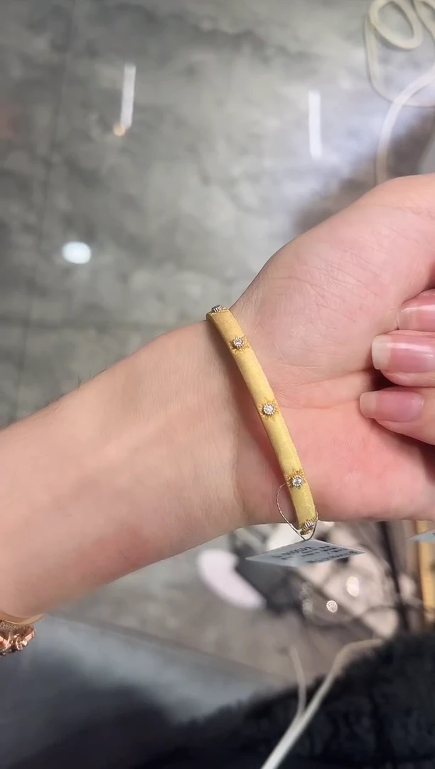 【闪购商品】钻石手镯18K金镶嵌手镯布布